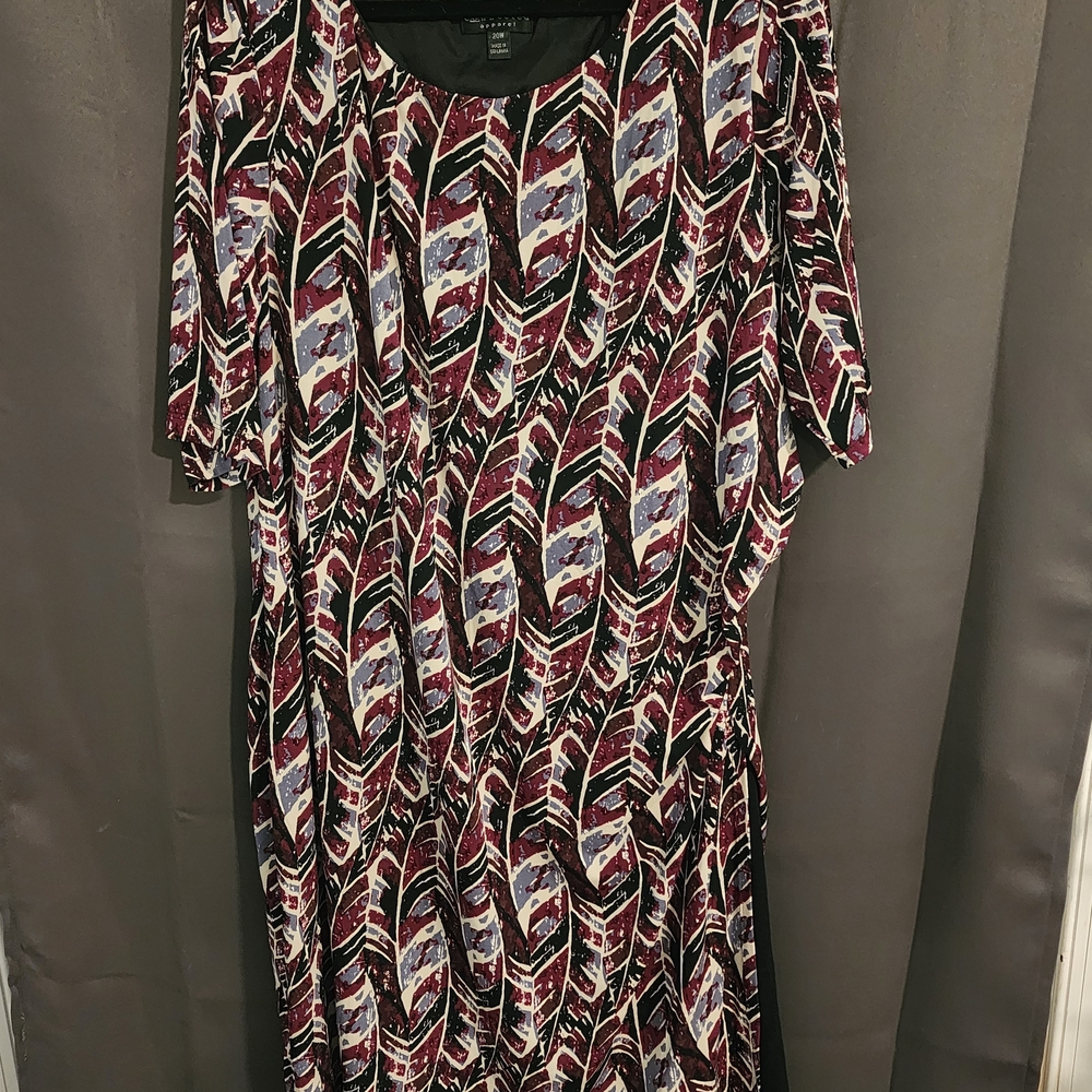Connected Apparel Dress with Red and Black Pattern Sz. 20W